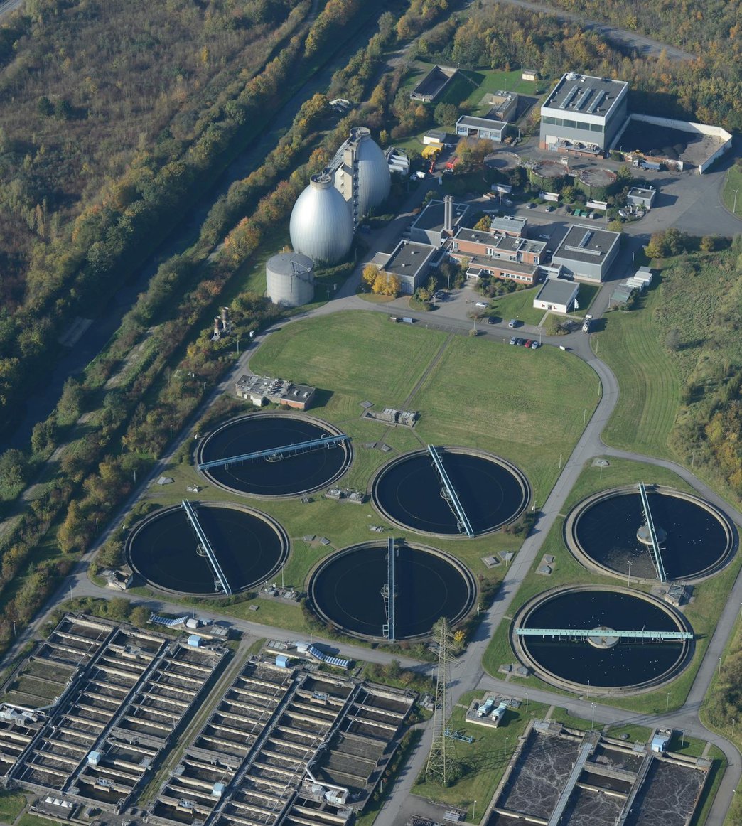 Water treatment plant and installation